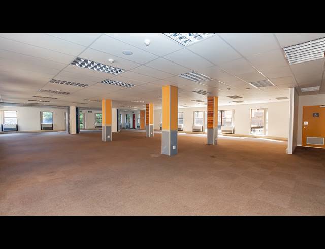 3,813M² OFFICE FOR SALE IN FERNDALE
